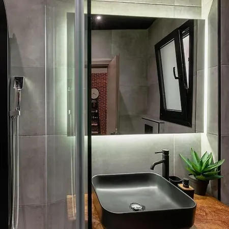 Stylish Urban Hideaway Near Center & Metro Apartment Athens