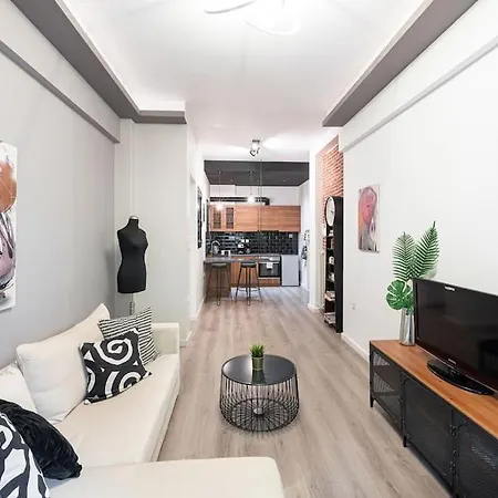 Stylish Urban Hideaway Near Center & Metro Athens